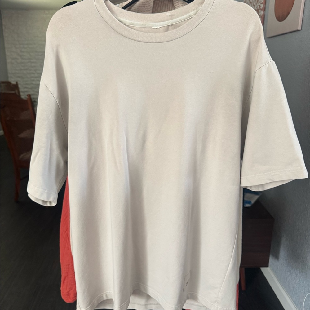 ALO Yoga Cream Men's Shirt